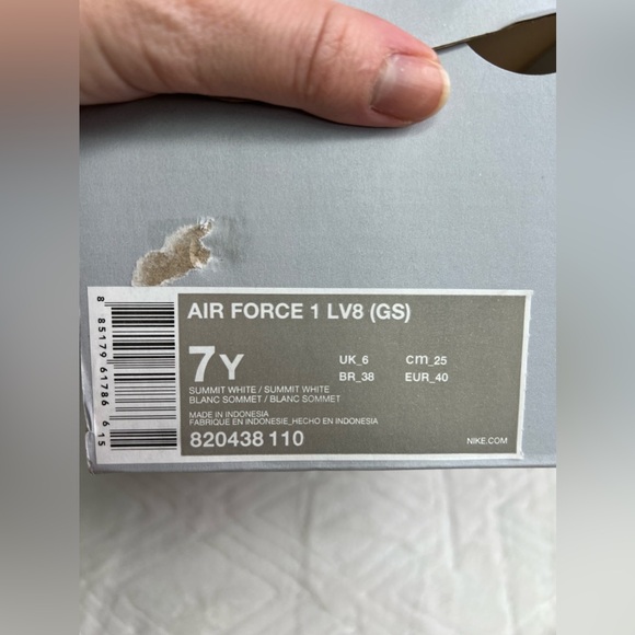 18: Air Force 1 LV8 (GS) White Size 7Y - Picture 10 of 10